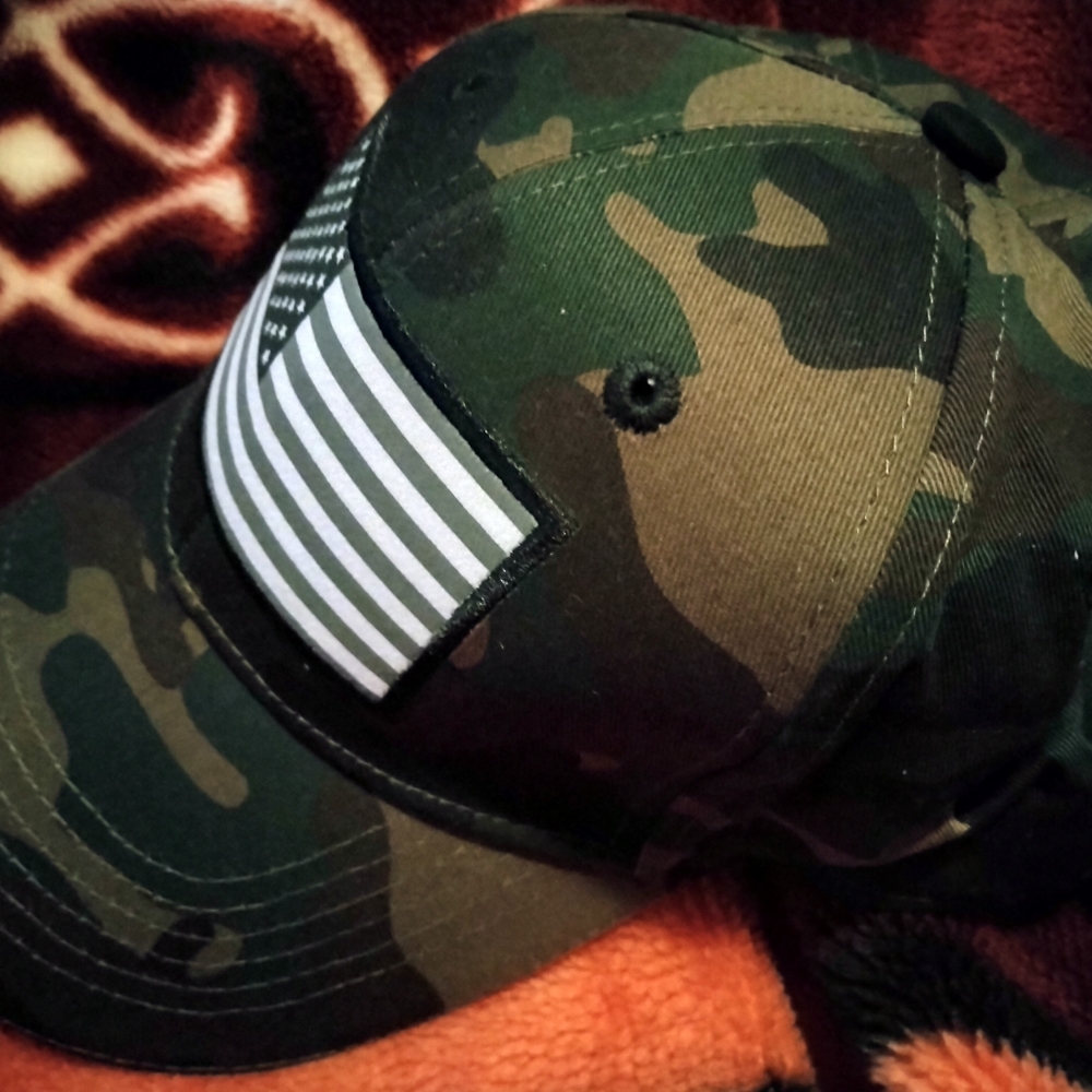 Beautiful Mens Camouflage Baseball Cap. OS. New w/ No Tag.Super nice
